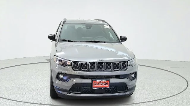 New 2027 Sting-Gray Clear-Coat Paint Jeep Latitude image 2