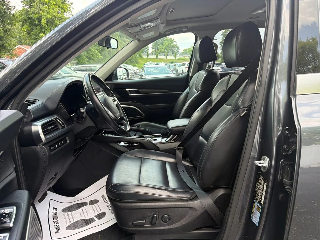 Used 2022 Gray Kia S image 20