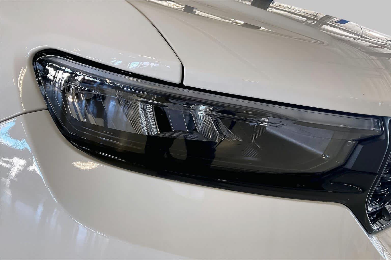 Used 2023 Bright White Clearcoat Jeep Limited image 24