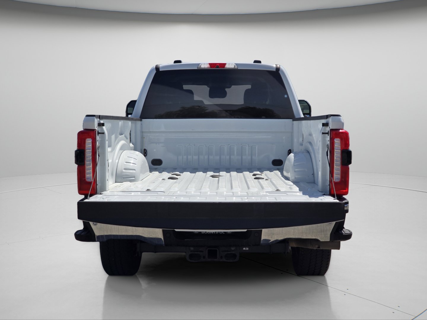 Used 2025 Oxford White Ford Lariat image 24