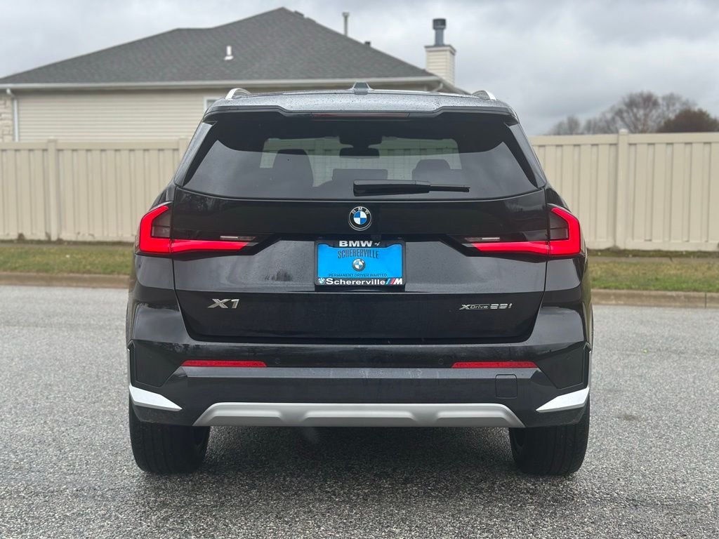 Used 2025 Black Sapphire Metallic BMW xDrive28i image 9