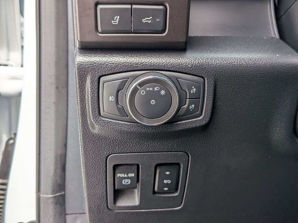 Used 2021 White Ford Limited image 20