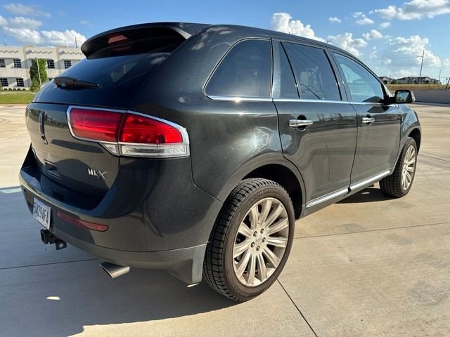 Used 2013 Black Lincoln  image 5