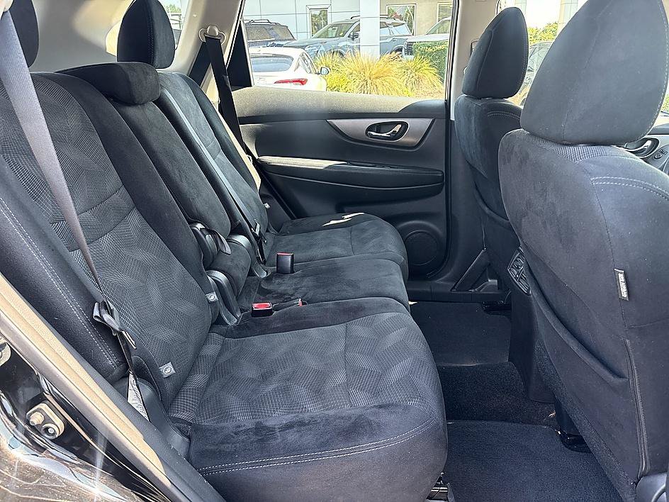 Used 2016 Magnetic Black Nissan S image 15