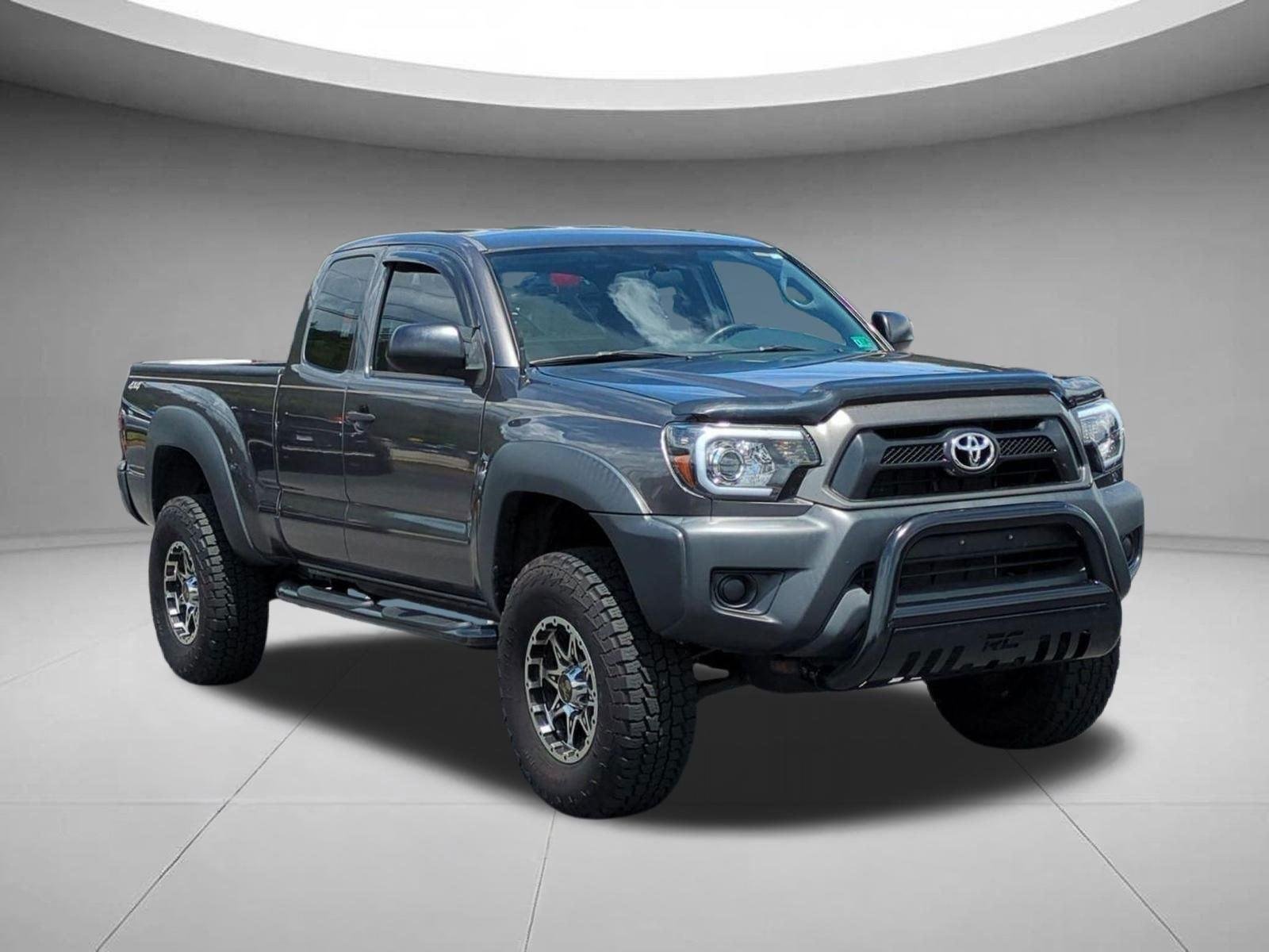 Used 2015 Magnetic Gray Metallic Toyota BASE image 7