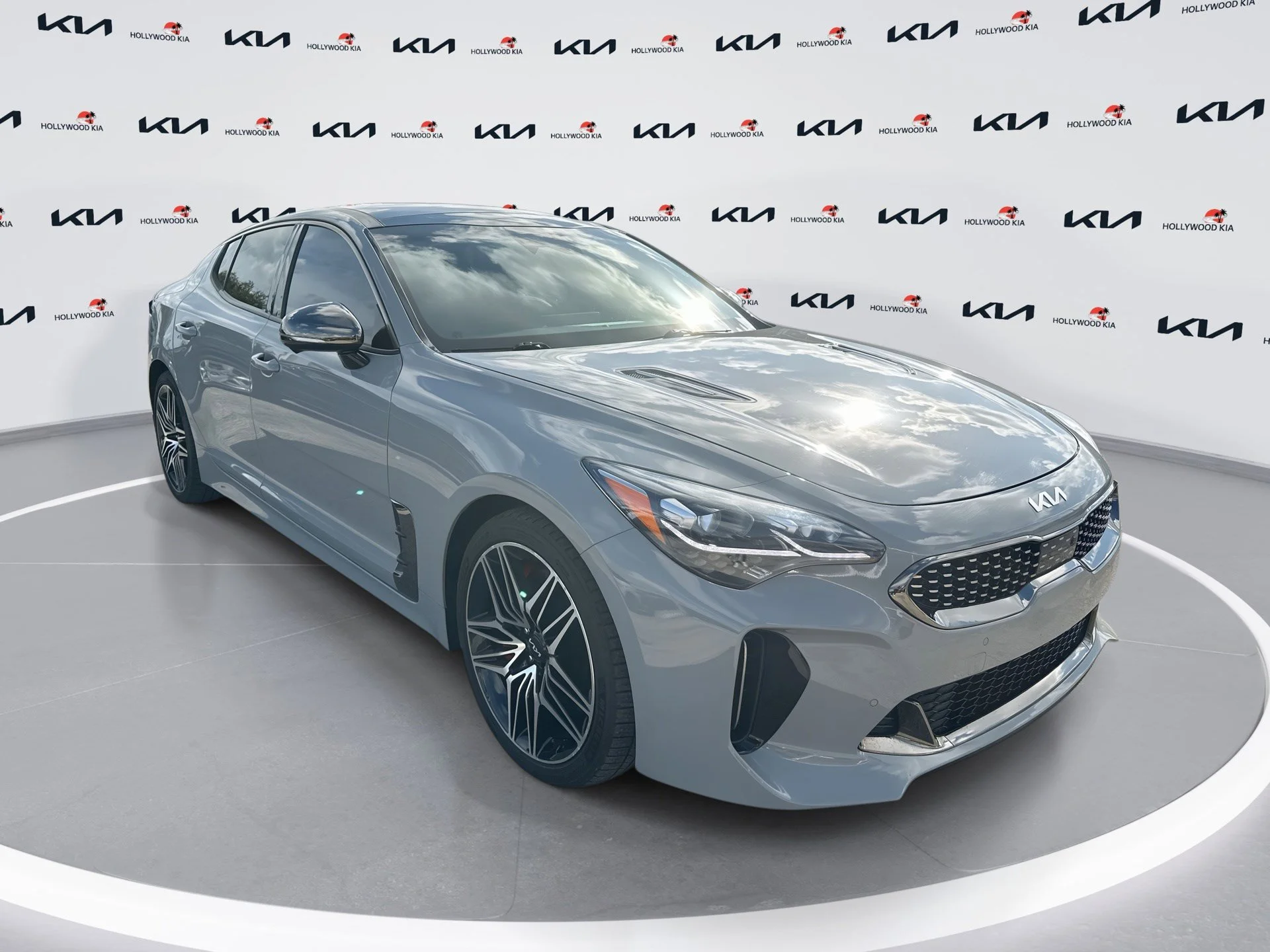 2023 Kia Stinger GT2's photo