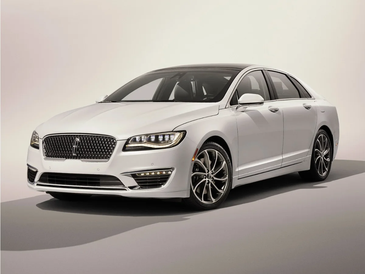 Used 2019 Black Lincoln Reserve image 1