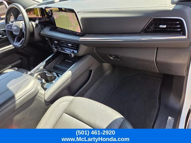 Used 2025 Summit White Chevrolet LT image 16