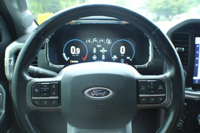 Used 2021  Ford  image 8
