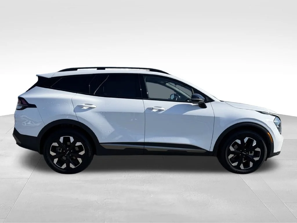 Used 2023 White Kia X-Line image 27
