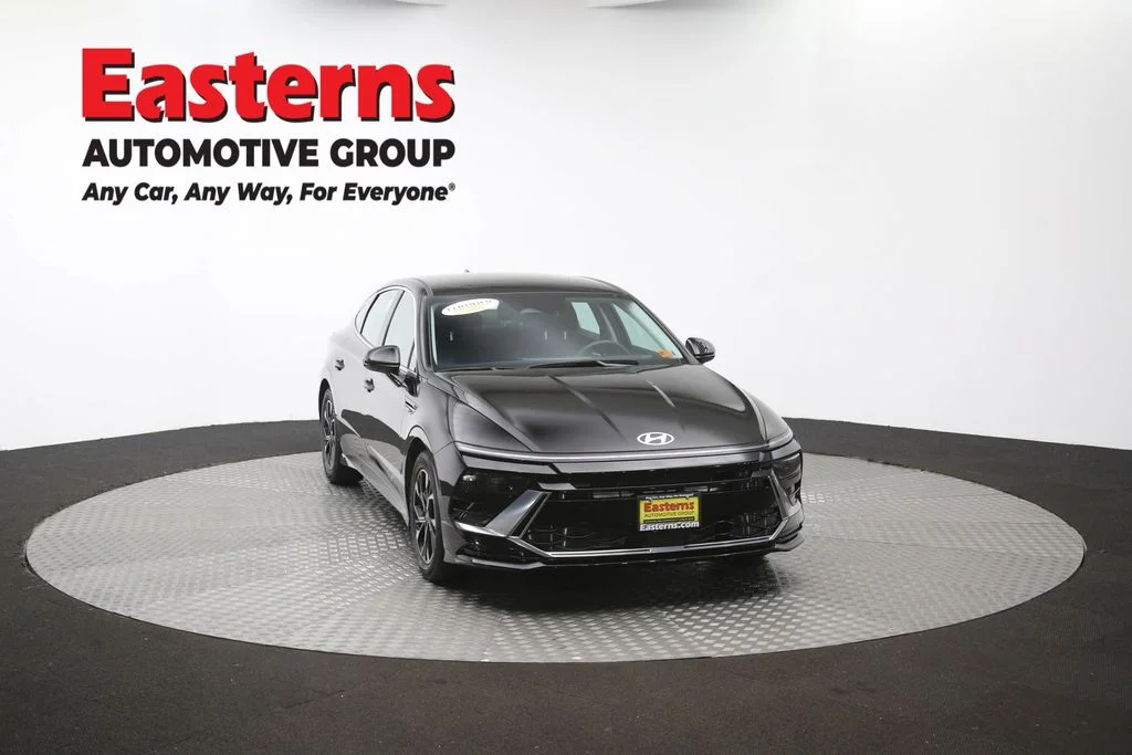 Used 2024 Black Hyundai SEL image 51