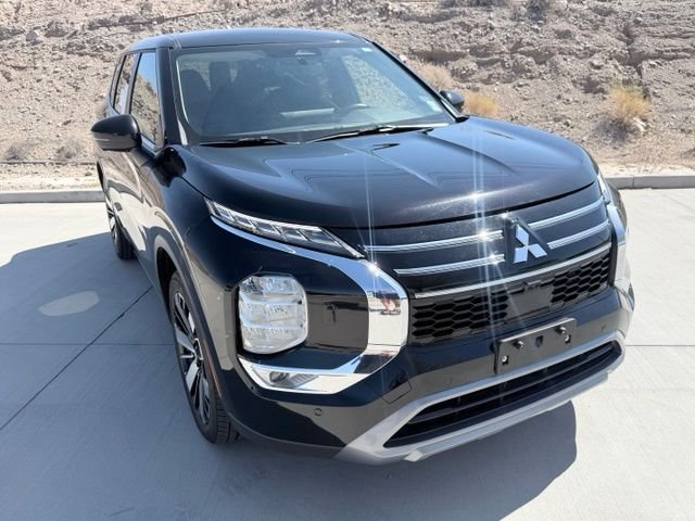2025 Mitsubishi Outlander SE - Photo 3