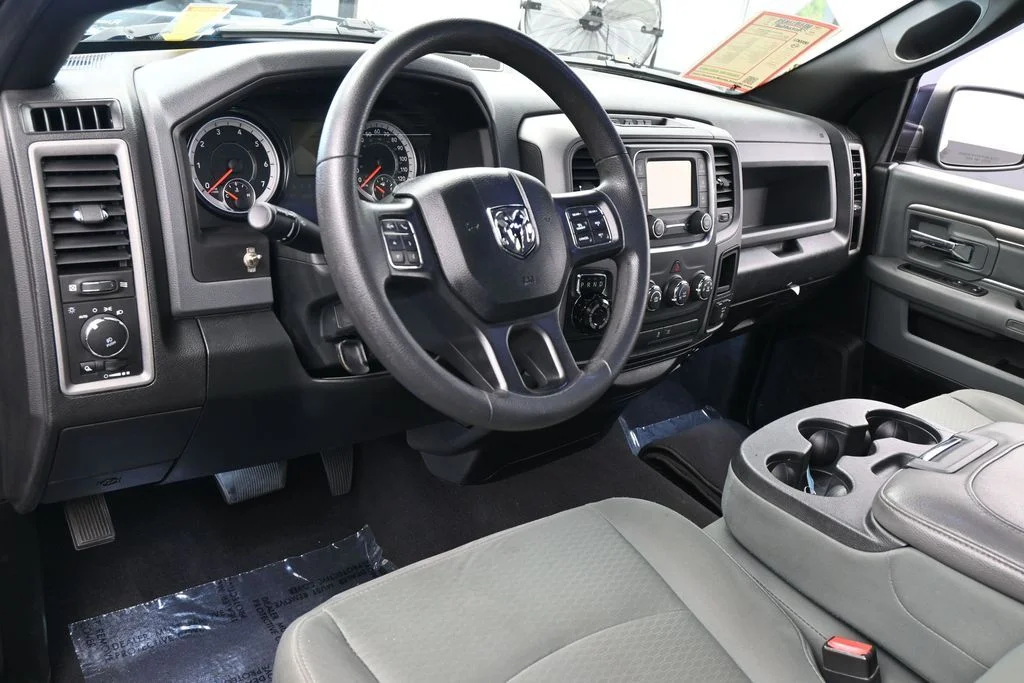 Used 2018 Brilliant Black Crystal Pearlcoat Ram Express image 11