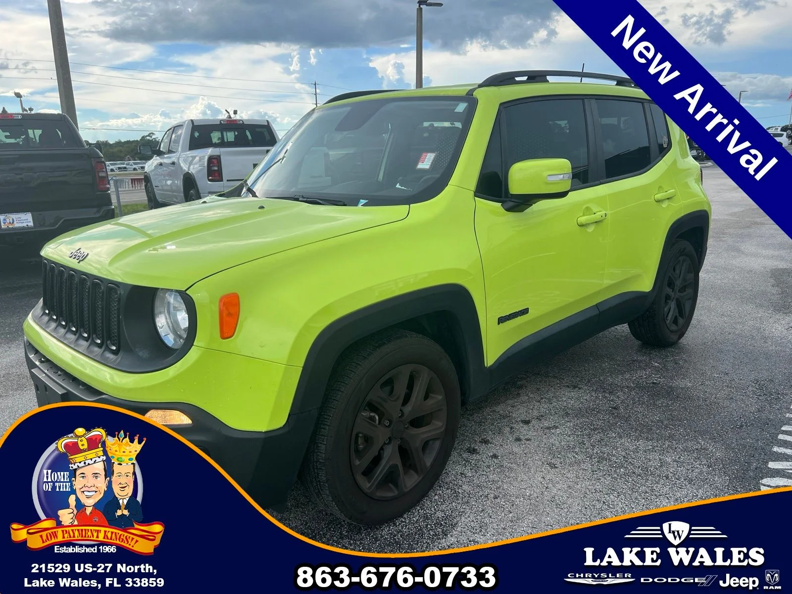 Used 2018  Jeep Latitude image 2
