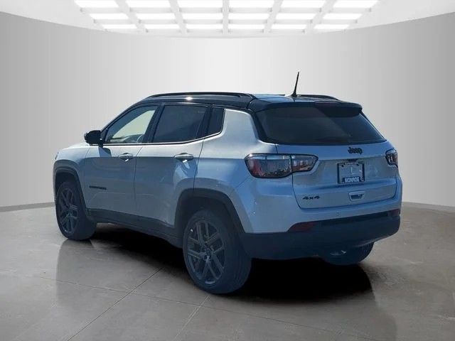 New 2026 Silver Zynith Metallic Clear-Coat Exterior Paint Jeep Limited image 5
