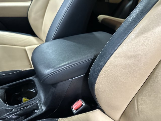 Used 2016 Barcelona Red Metallic Toyota Limited image 28