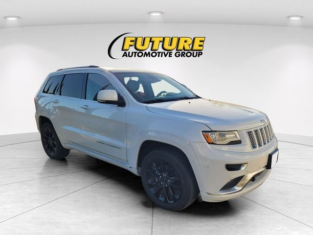 Used 2015 White Jeep Summit image 1