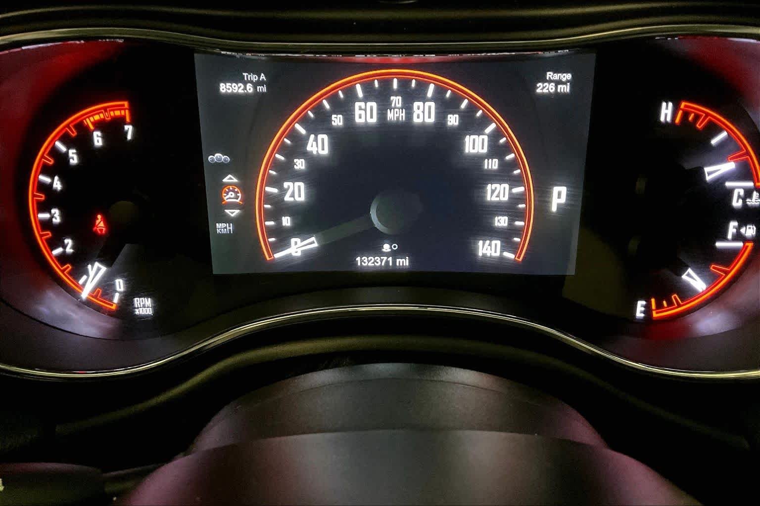 Used 2014 Bright White Clearcoat Dodge R/T image 24