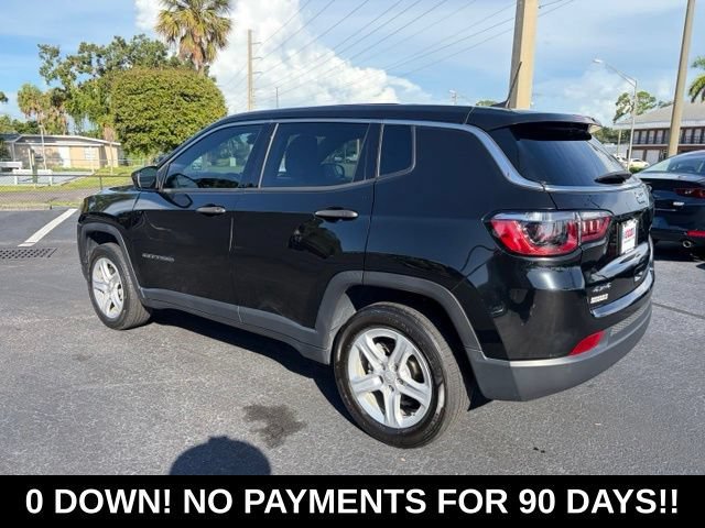 Used 2023 Diamond Black Cry Jeep Sport image 4
