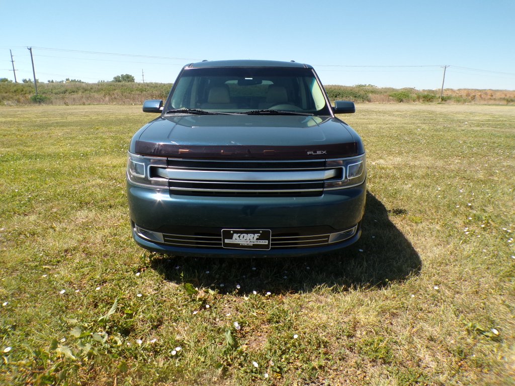 Used 2016 Too Good To Be Blue Metallic Ford Limited image 2