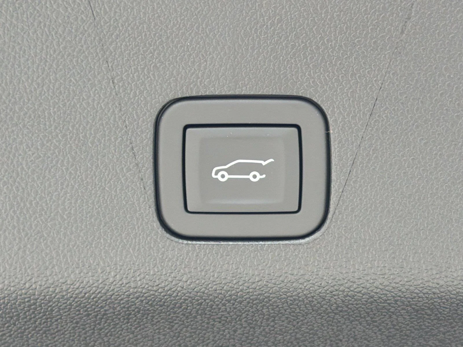 2026 GMC Yukon AT4 Ultimate - Photo 16
