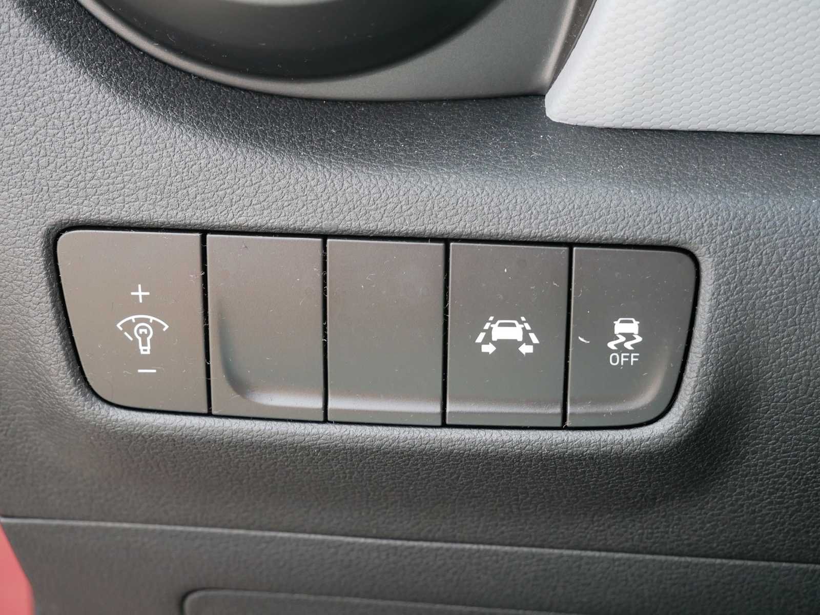 Certified Used 2019 Pulse Red Hyundai SE image 14