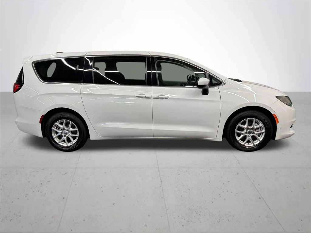 Used 2023 White Chrysler LX image 8