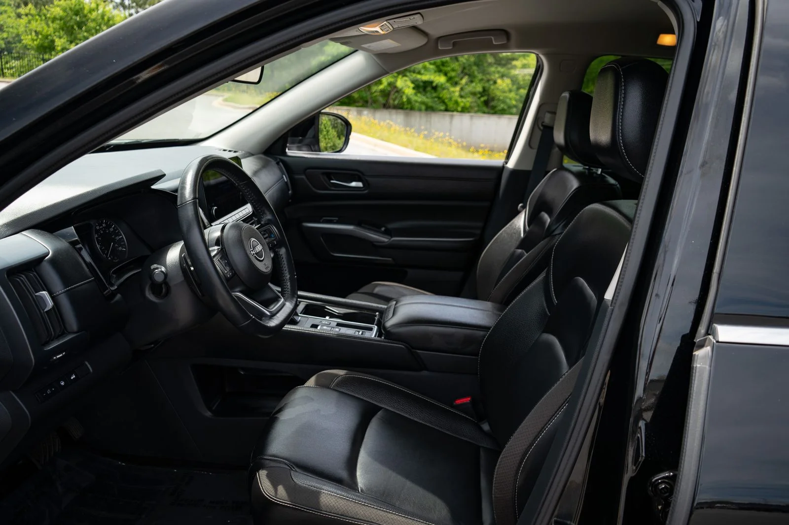 Used 2024 Black Nissan SL image 14