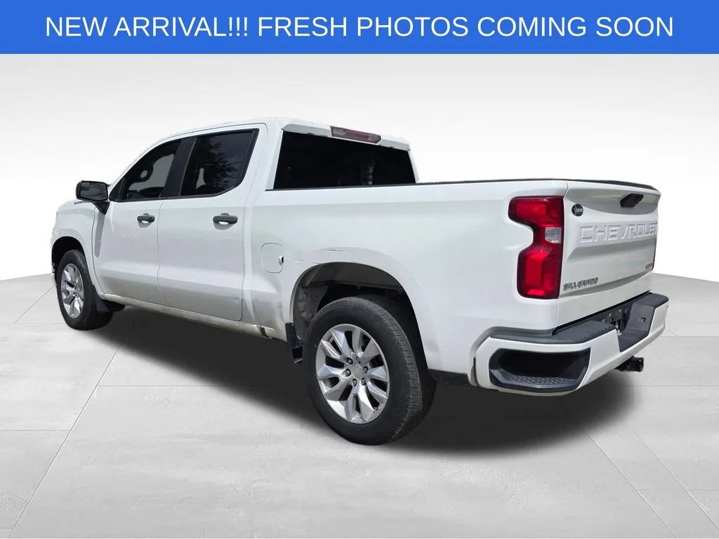 Used 2021 SUMMIT WHITE Chevrolet Custom image 4
