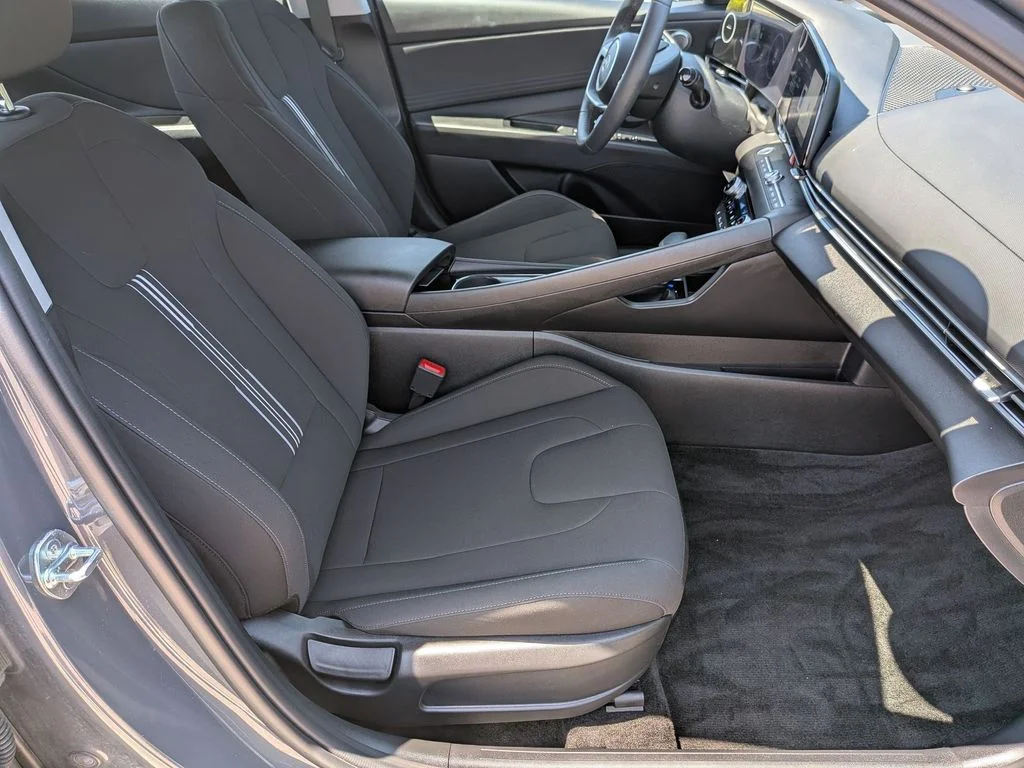 Used 2024 Gray Hyundai SEL image 28