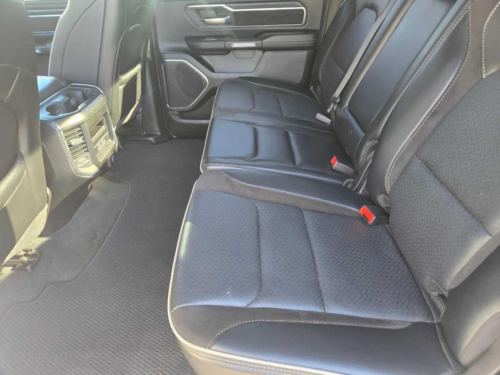 Used 2024  Ram Laramie image 14