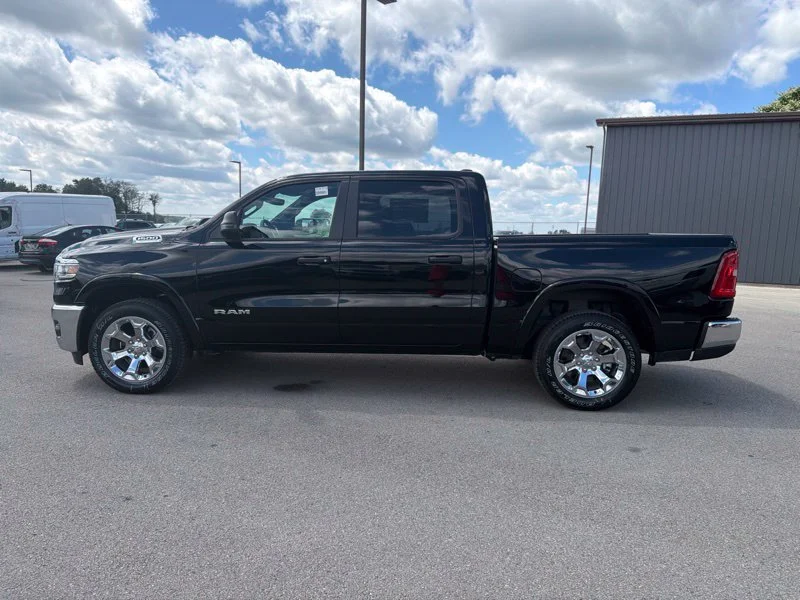 New 2026 Diamond Black Crystal Pearl-Coat Exterior Paint RAM Big Horn/Lone Star image 6