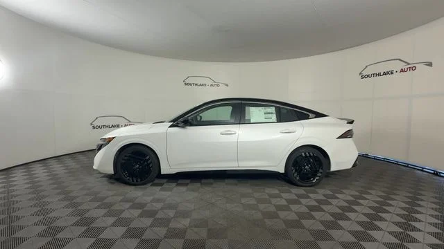 New 2027 Aspen White TriCoat / Super Black Two-tone Nissan SR image 5