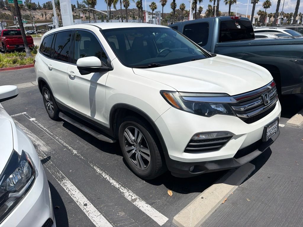 Used 2017 White Diamond Pearl Honda EX image 5