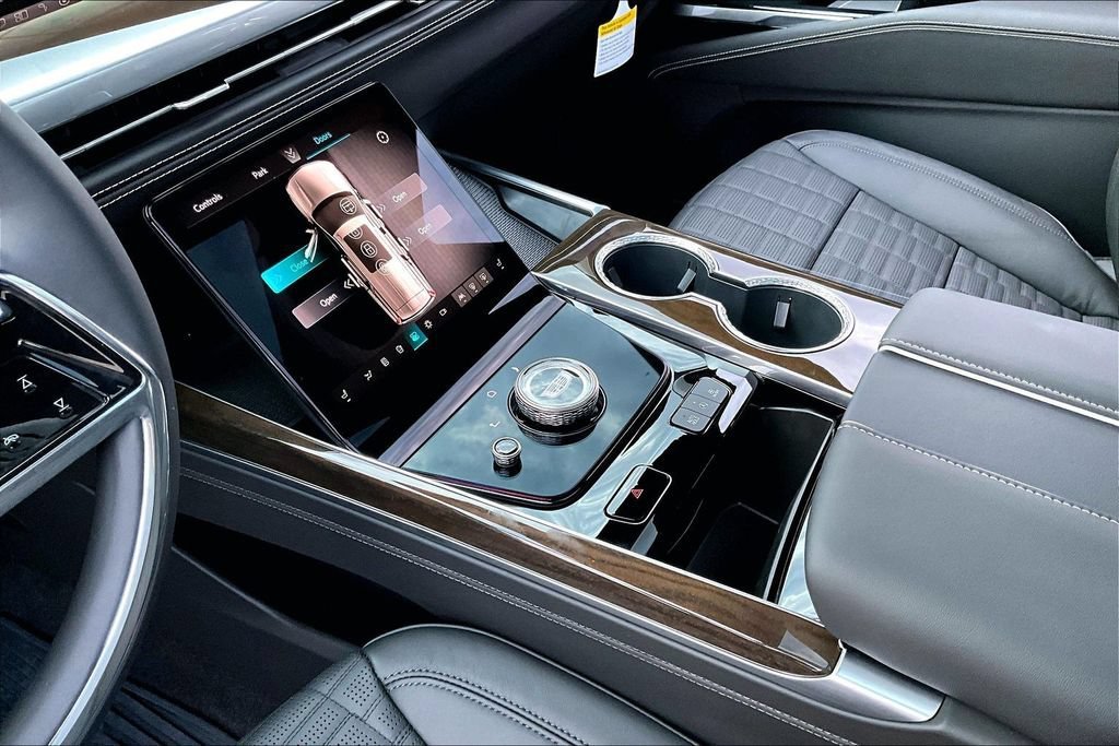 2026 Cadillac Escalade Platinum Sport - Photo 8