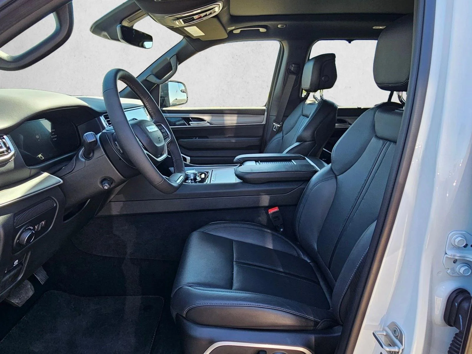 New 2026 Bright White Clearcoat Jeep Limited Reserve image 4