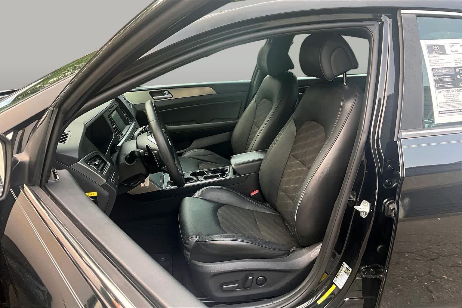 Used 2017 Phantom Black Hyundai Sport image 9