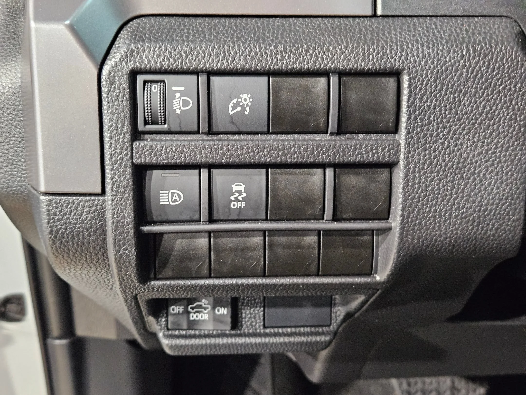 Used 2025 Ice Cap Toyota SR5 image 25