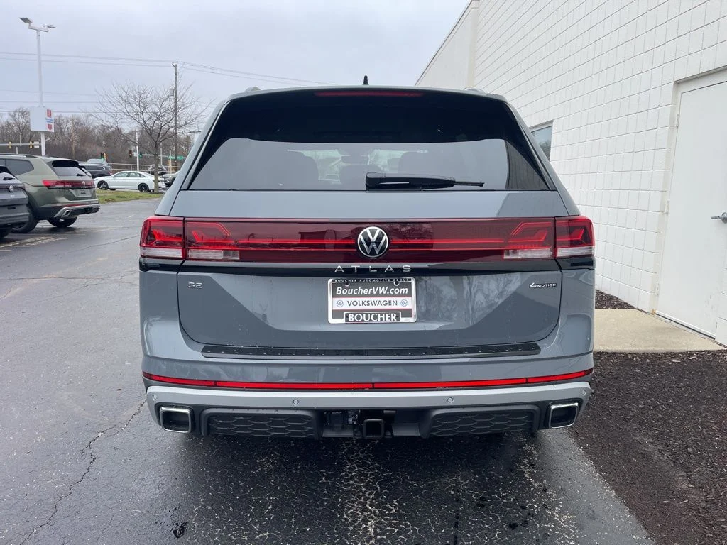 New 2026 Pure Gray Volkswagen 2.0T Peak Edition image 4