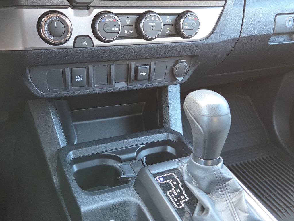 Used 2022 Silver Toyota SR image 26