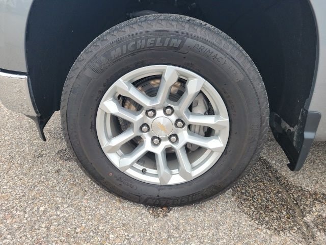 Used 2024 Gray Chevrolet LT image 28
