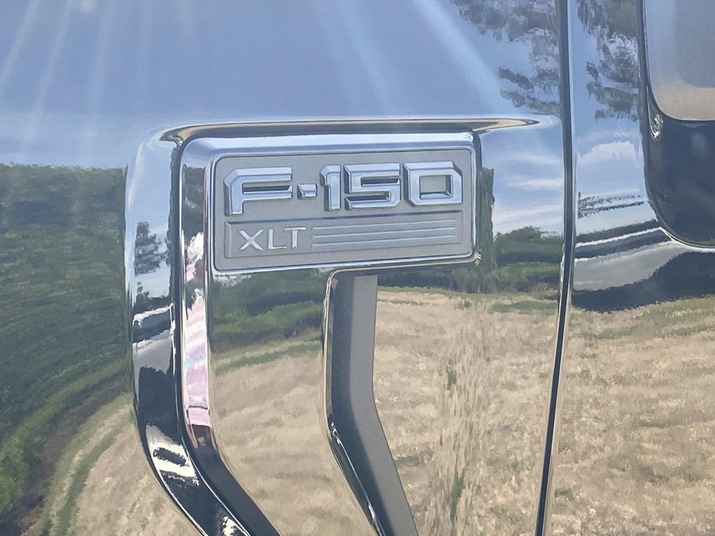 New 2026 Agate Black Metallic Ford XLT image 8