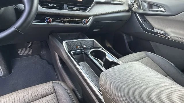 2025 Chevrolet Equinox LT - Photo 13