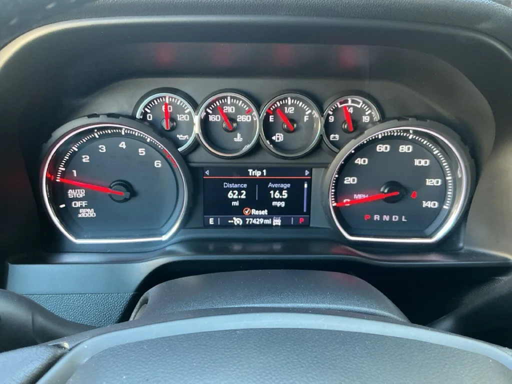 Used 2020 SHADOW GRAY METALLIC Chevrolet LT image 13