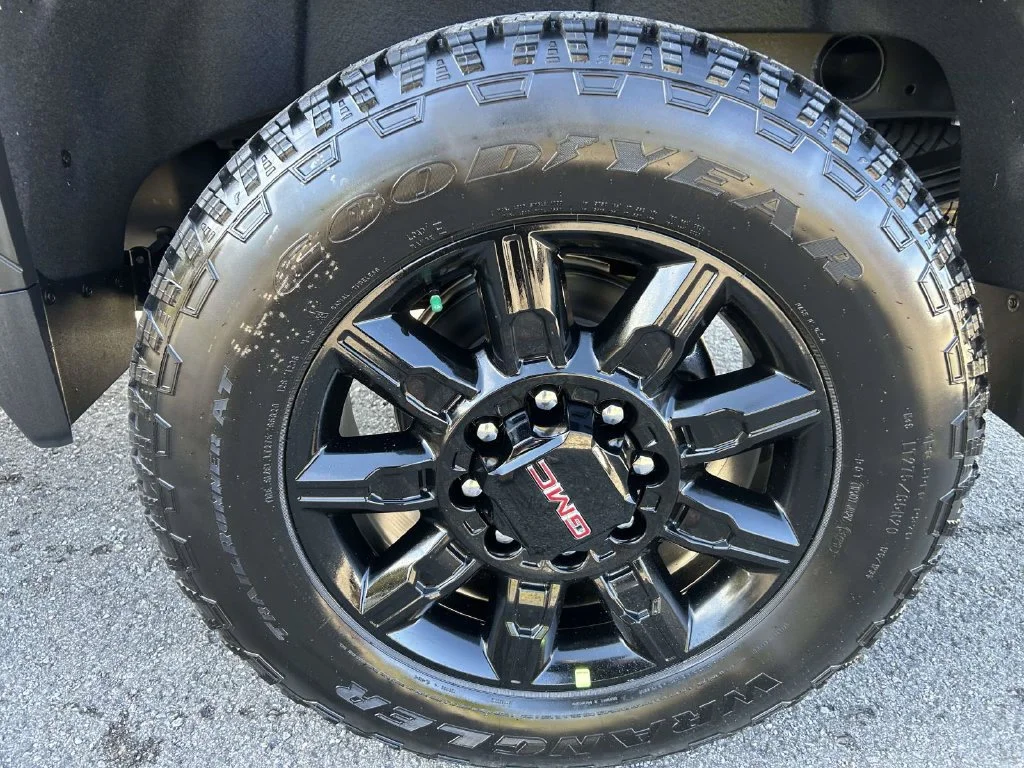 New 2026 Sterling Metallic GMC AT4 image 10