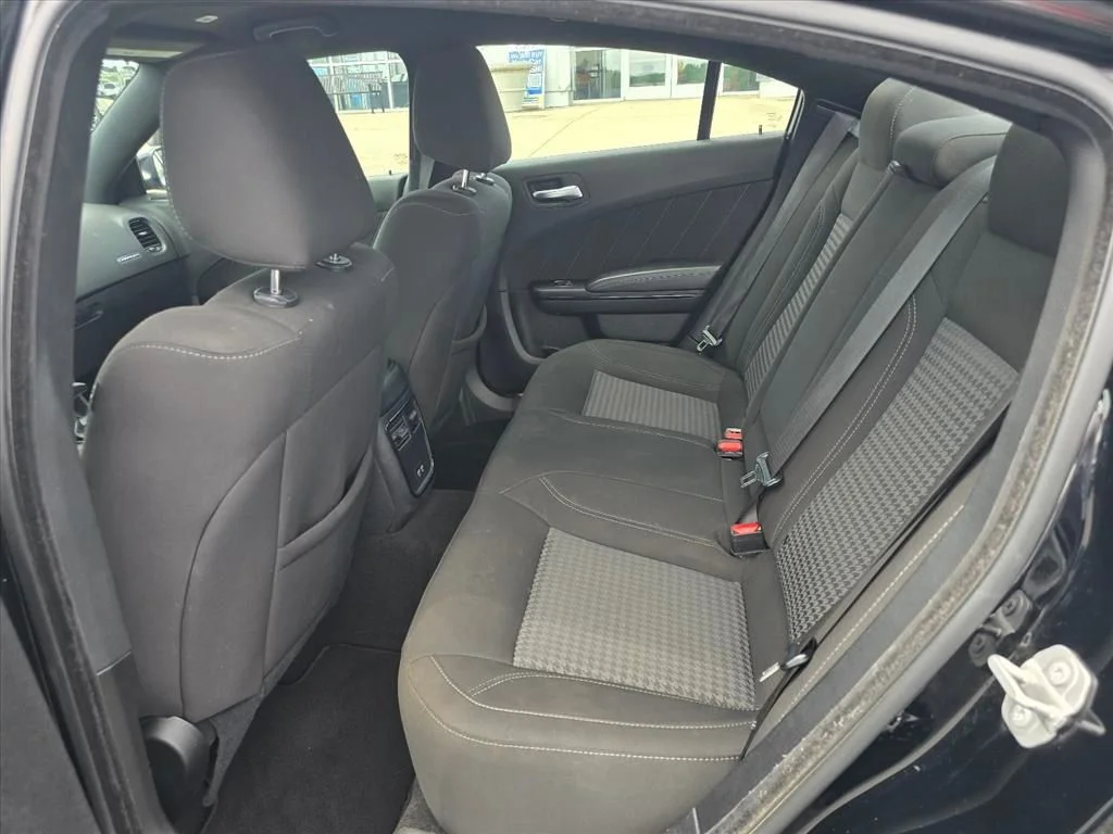 Used 2022 Black Dodge SXT image 12