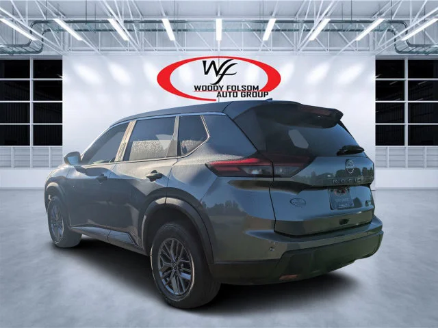 Used 2024 Gray Nissan S image 4