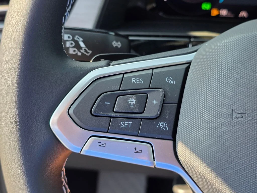 2026 Volkswagen Atlas Cross Sport SE w/Tech - Photo 17