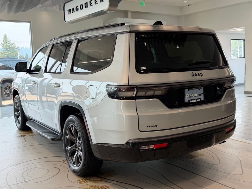 New 2026 Silver-Zynith Exterior Paint Jeep Limited Altitude image 7