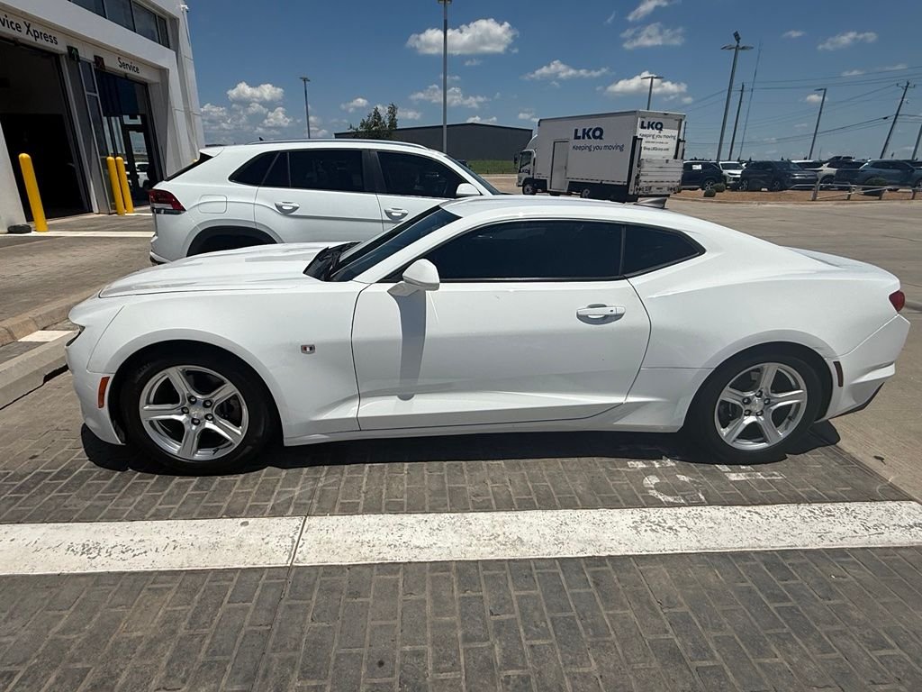 Used 2020 Summit White Chevrolet 1LT image 2